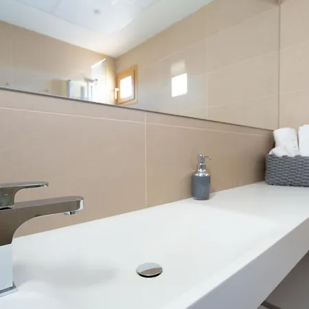 Апартаменты Intempo By Holuxe - 126 - 12th Floor Бенидорм